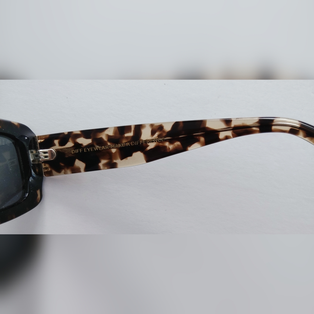 Diff Tortoise Shell Rectangular Sunglasses. 51-23… - image 7